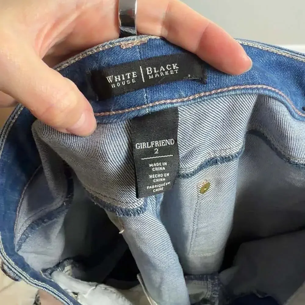 White House Black Market Girlfriend Jean Size 2 Blue Distressed Fading Women’s